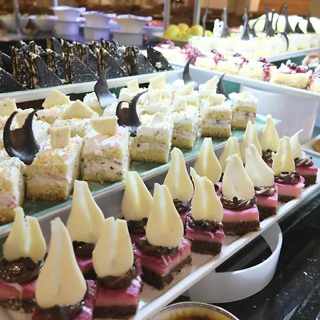 ホテル Ambassador Plaza