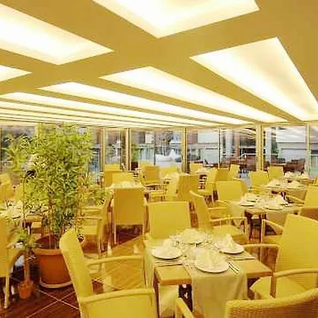 ホテル Ambassador Plaza