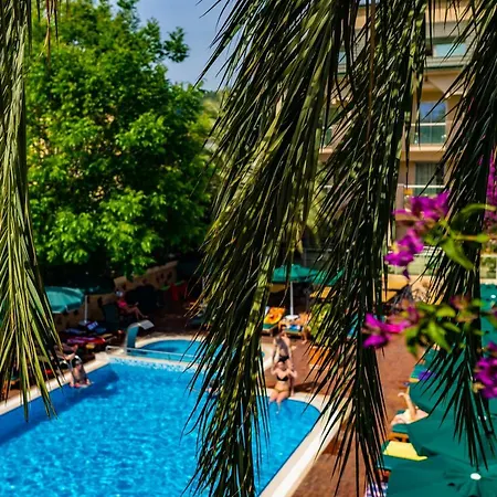 Ambassador Plaza ホテル 4*